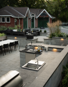 Modern Outdoor kitchen with dinning area.